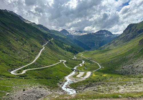 Meeting point with a Vanoise National Park official_Val-d'Isère - Vue sur le parking du Pont St Charles