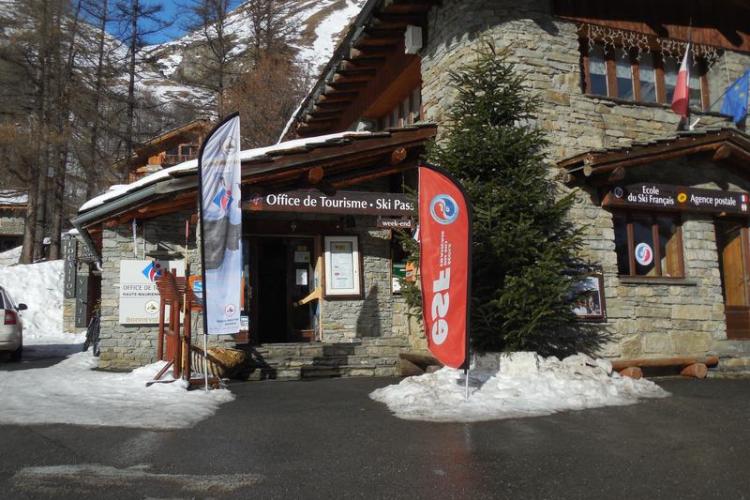 Office de tourisme de Bonneval sur Arc - Vue extérieure en hiver