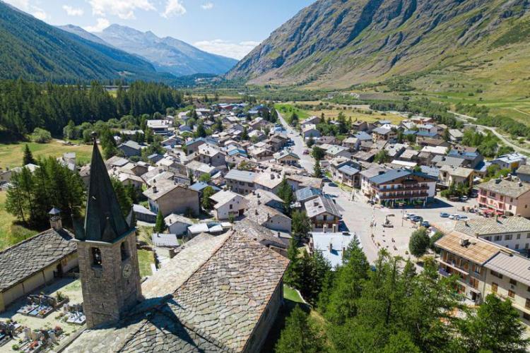 Visite du village de Bessans - Le village de Bessans et son clocher